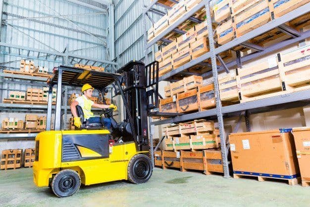 Cara Mengurangi Downtime Forklift di Area Operasional
